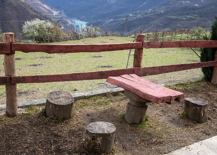 Lulebore Guest house Lekbibaj