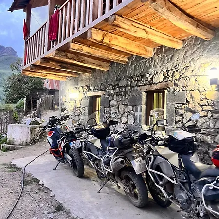 Lulebore Guest house Lekbibaj